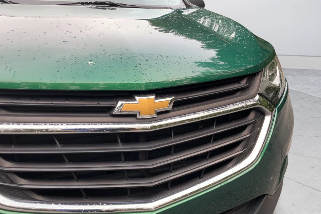 Used 2018 Green Chevrolet LS image 28