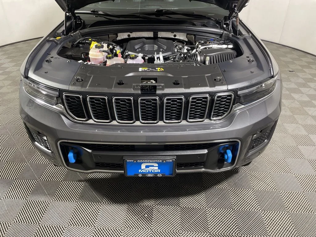 Used 2022 Gray Metallic Jeep Overland 4xe image 25