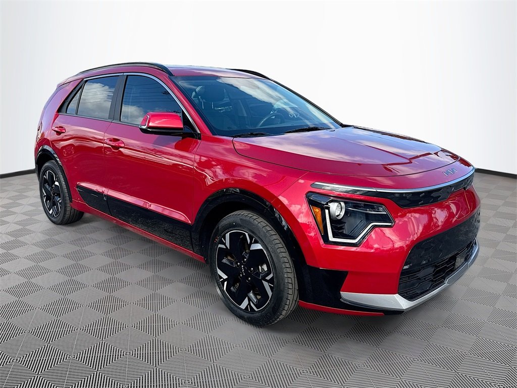 Used 2024 Kia Niro Wind with VIN KNDCR3L19R5091312 for sale in West Park, FL