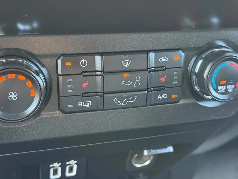 Certified Used 2020 Magnetic Metallic Ford XLT image 22
