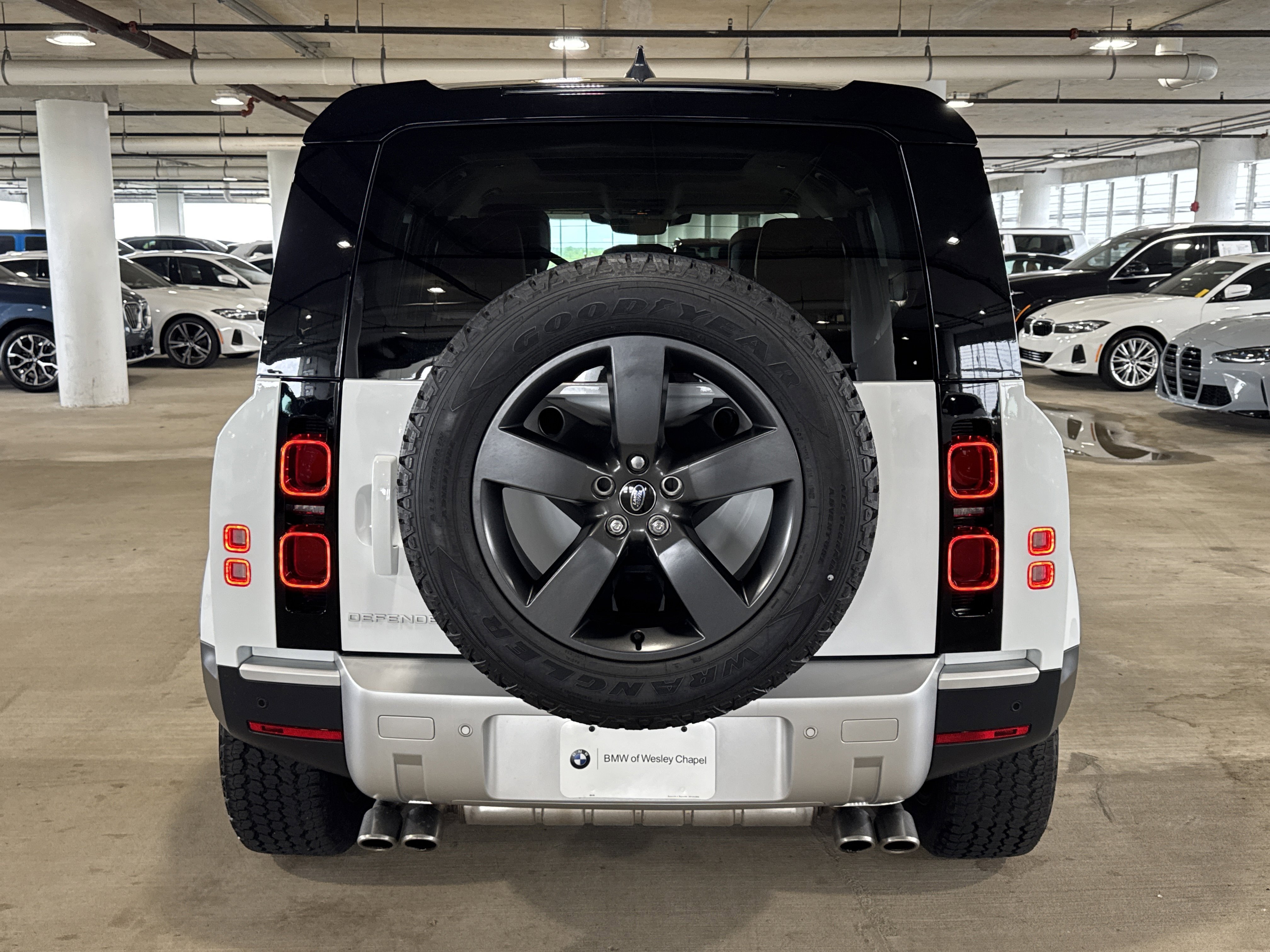 Used 2024 Fuji White Land Rover SE image 7