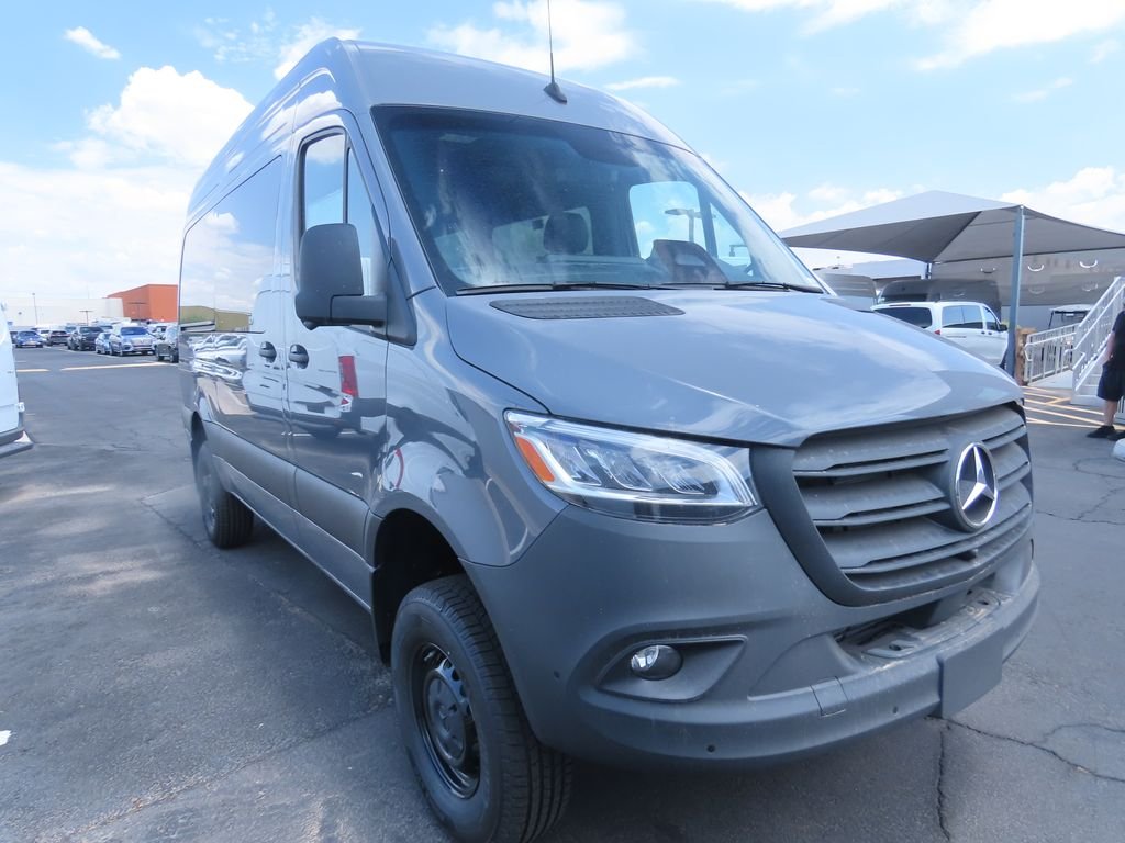 New 2026  Mercedes-Benz Passenger 144 WB image 3