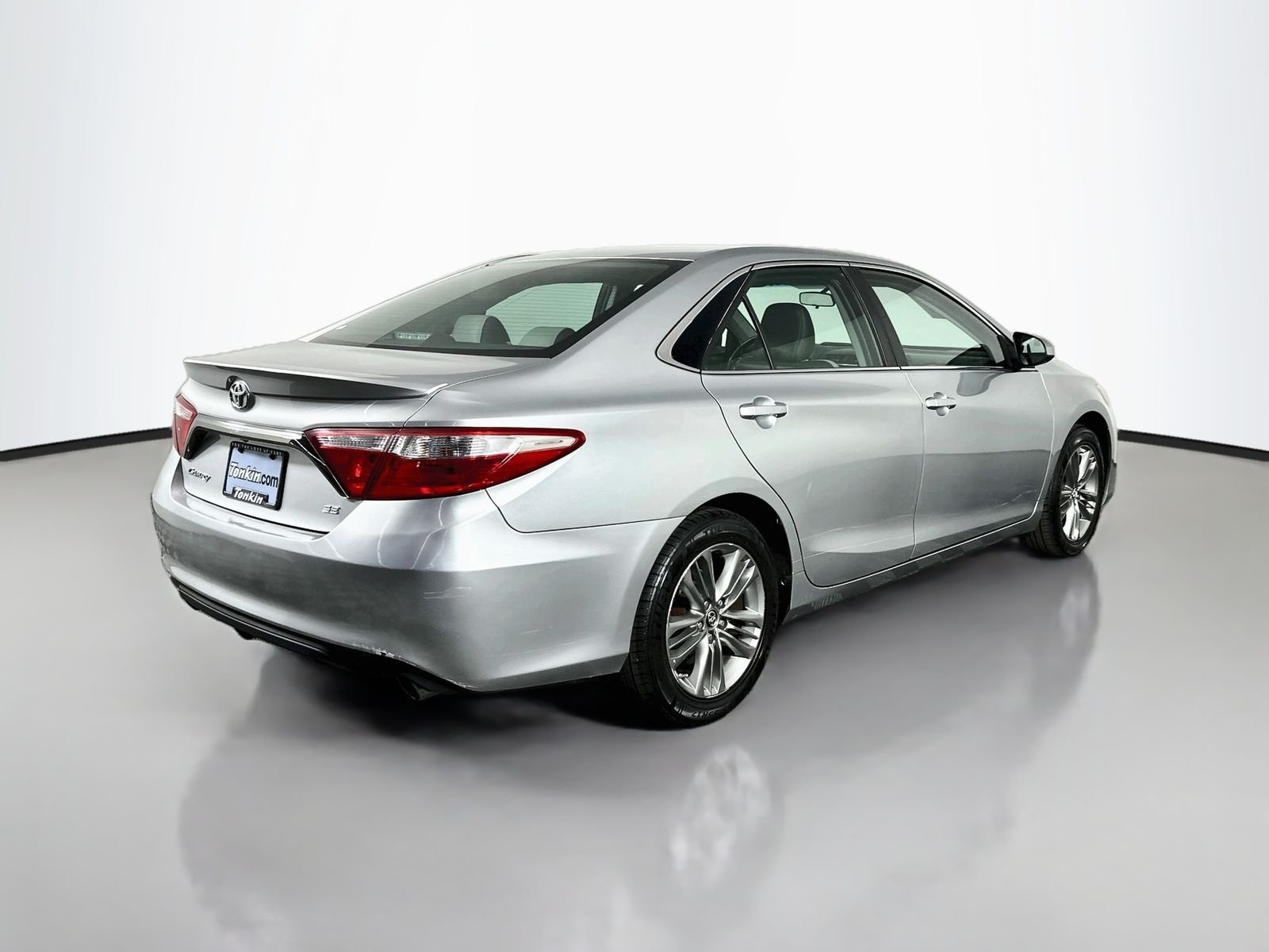 Used 2016 Celestial Silver Metallic Toyota SE image 7
