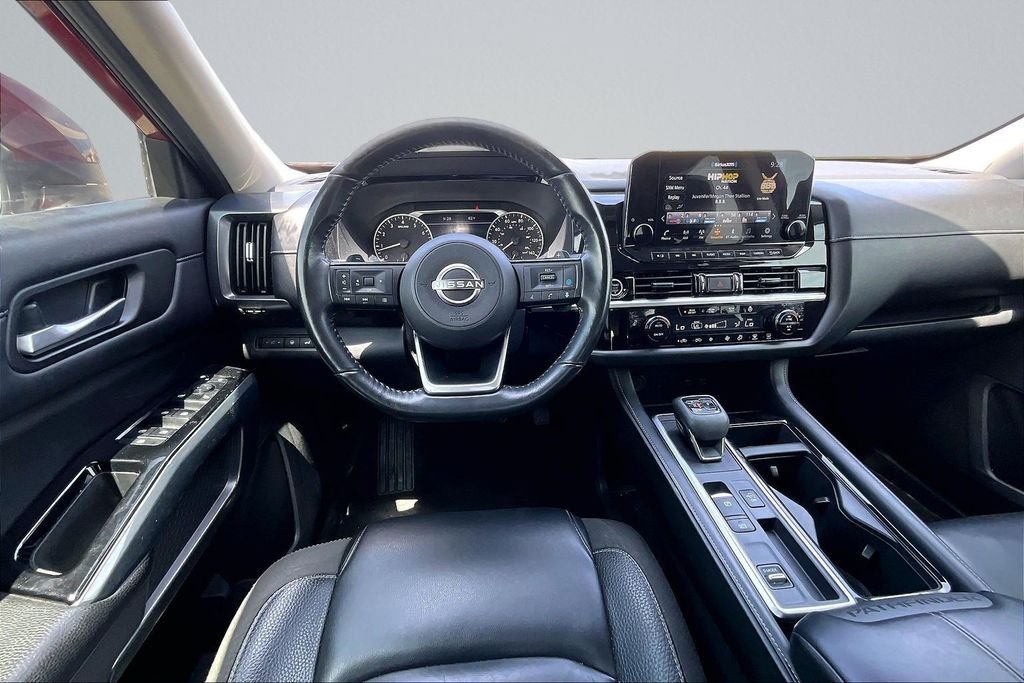 Used 2023 Red Nissan SL image 5