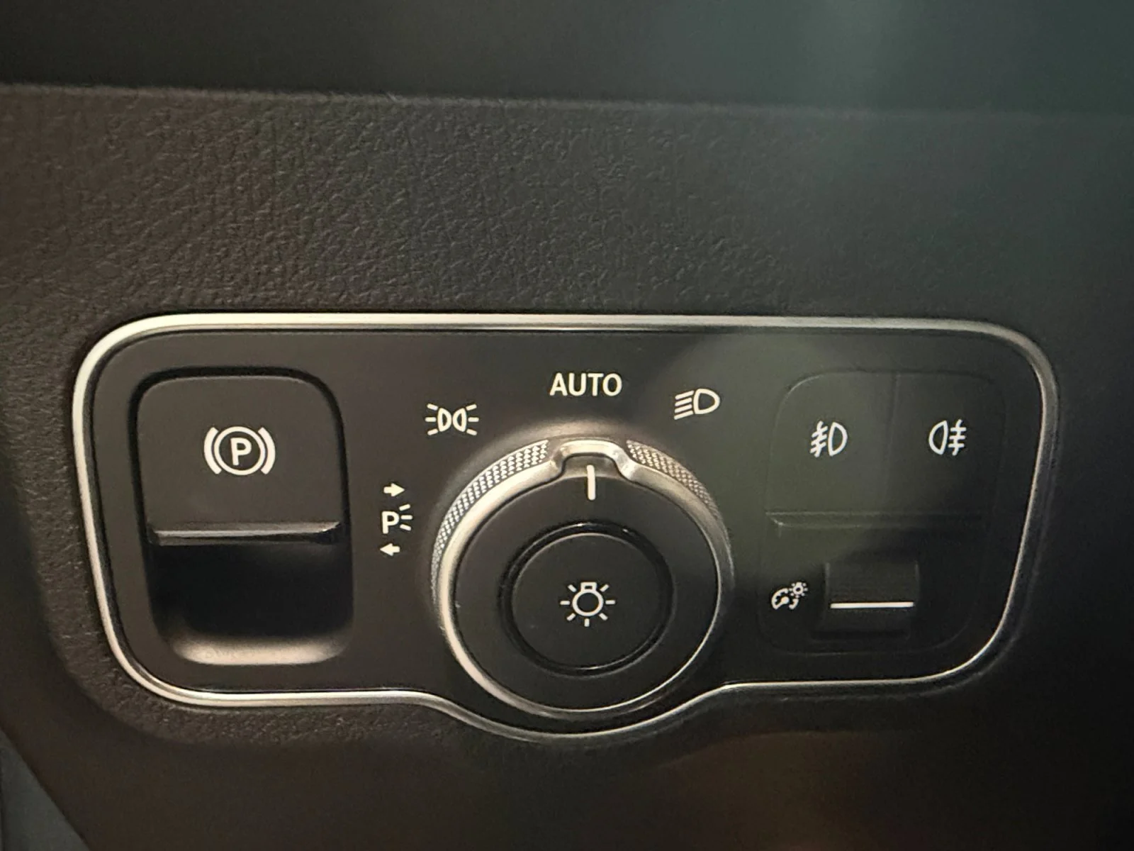 Used 2026 Gray Mercedes-Benz GLB 250 image 23