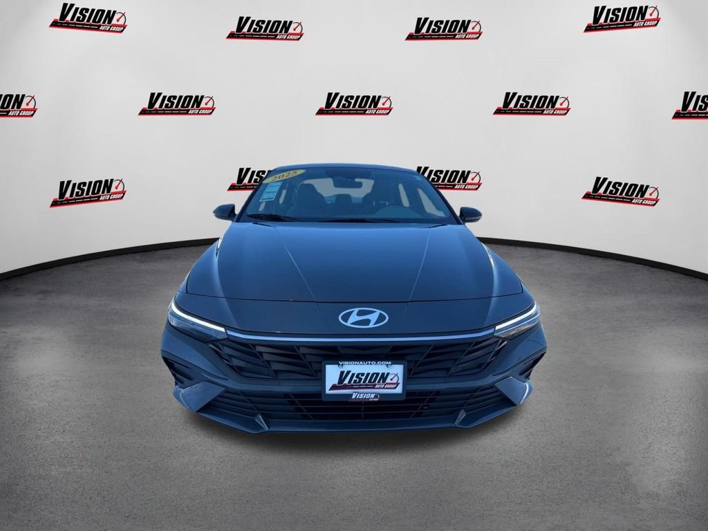 Used 2025 Gray Hyundai SEL Sport image 2