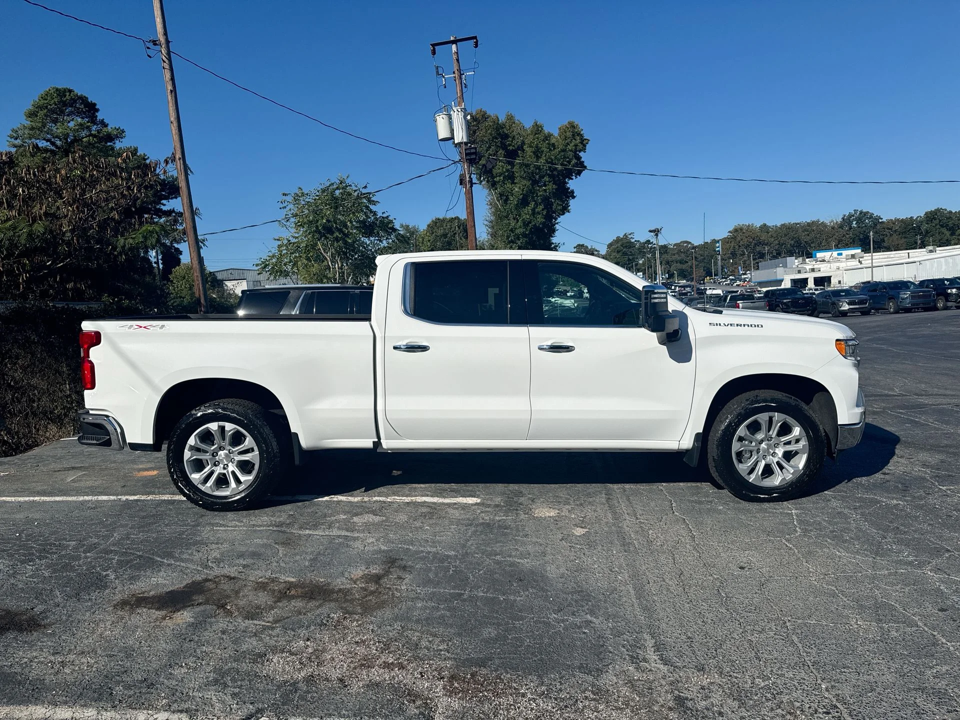 2025 Chevrolet Silverado 1500 LTZ - Photo 38