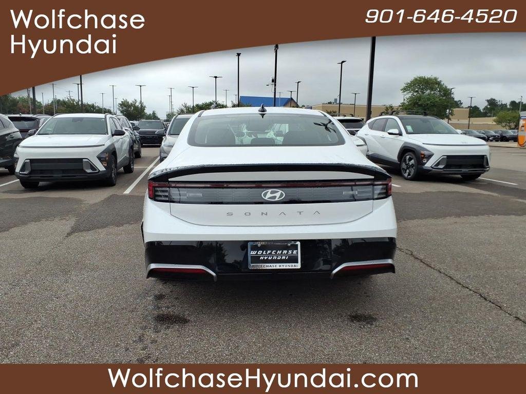 New 2026 White Hyundai SEL Sport image 4