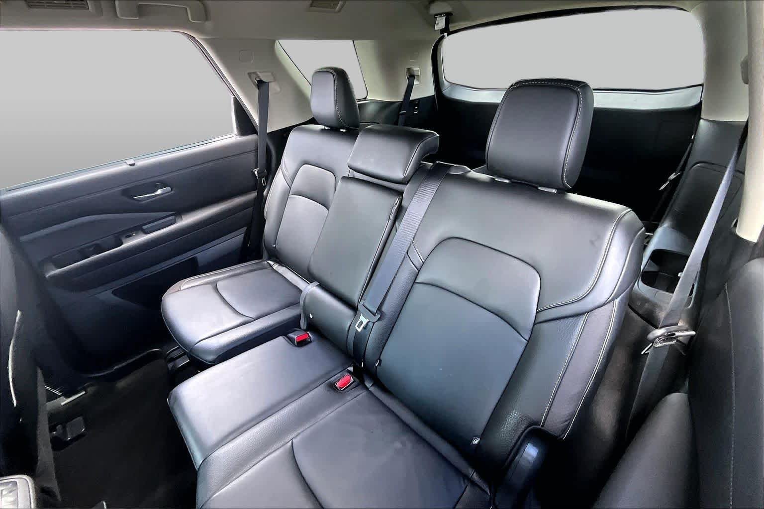 Used 2024 Pearl White Tricoat Nissan SL image 18