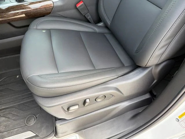 New 2026 Summit White GMC Elevation image 20