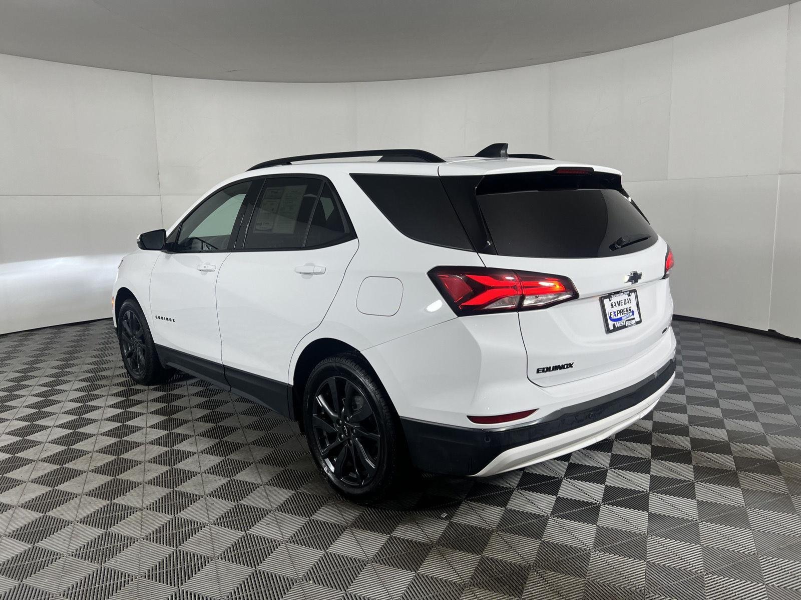 Used 2023 Summit White Chevrolet RS image 6