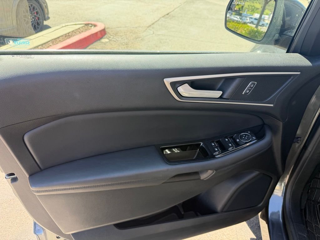 Used 2018 Gray Ford SEL image 13