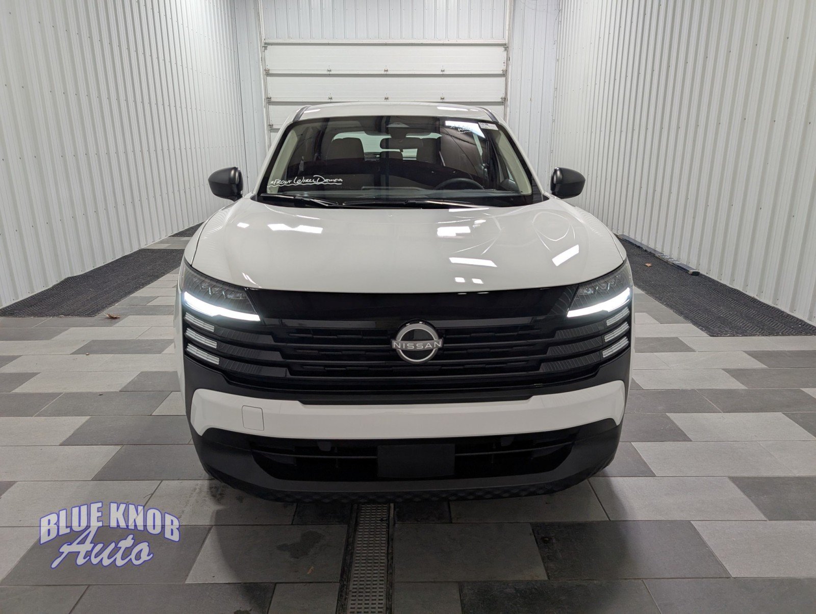 2025 Nissan Kicks S photo 4