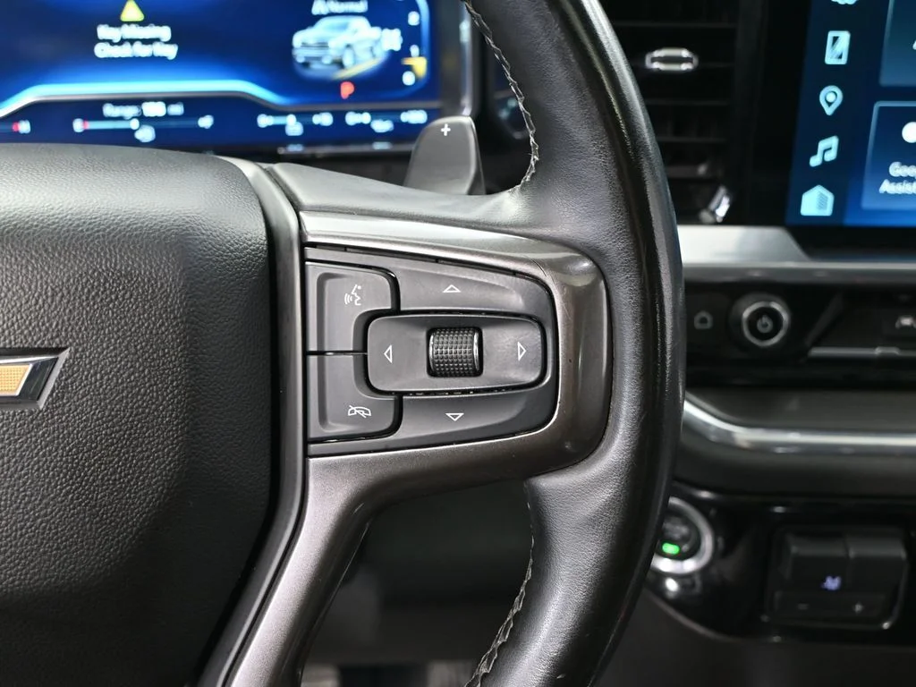 Used 2023 Black Chevrolet High Country image 25