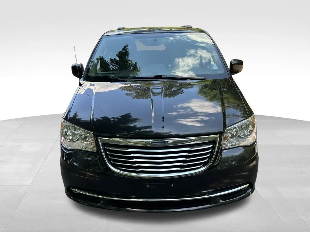 Used 2015 Black Chrysler Touring image 9