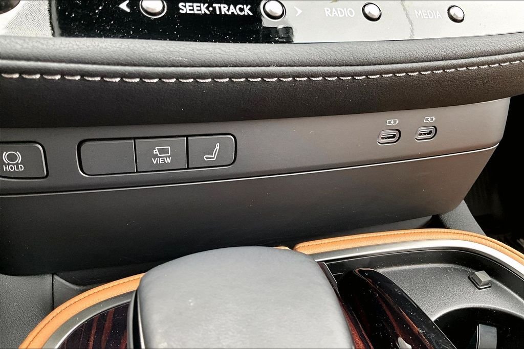 Used 2023 White Lexus 500 Base image 16