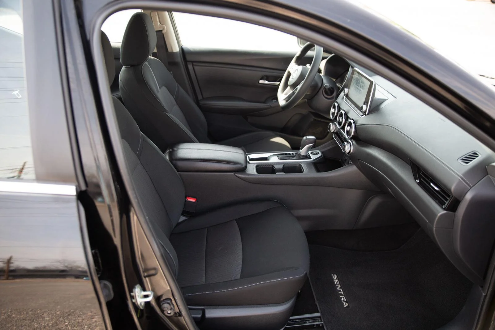 2025 Nissan Sentra SV - Photo 22