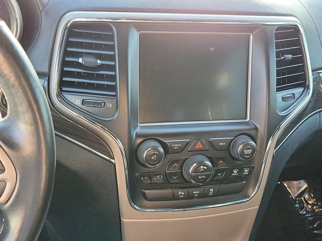 Used 2015 Gray Jeep Overland image 9
