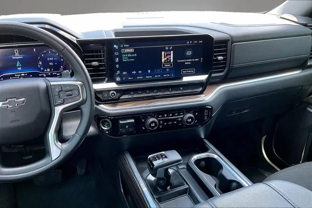 Used 2024 White Chevrolet RST image 10