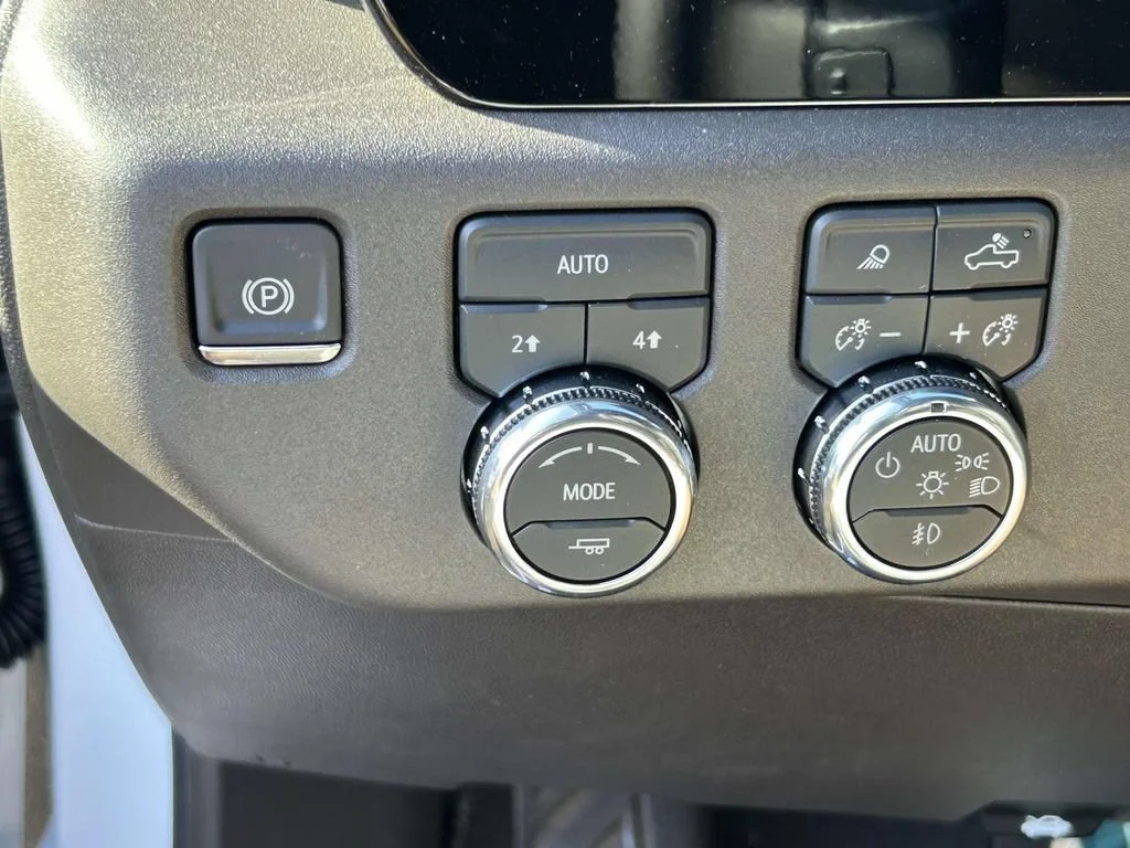 New 2026 Summit White GMC SLT image 25