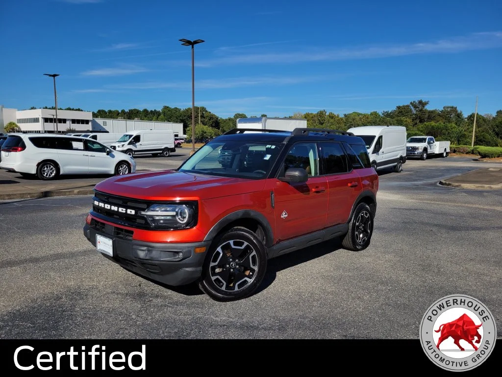 Used 2022 Red Ford Outer Banks image 2