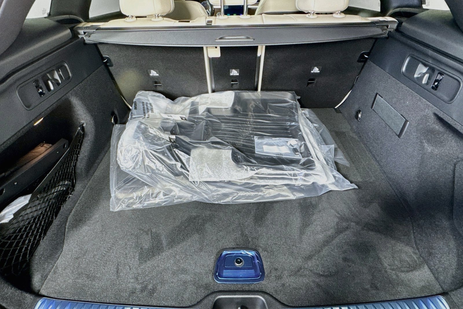 New 2027 Verde Silver Metallic Mercedes-Benz GLC 300 image 24