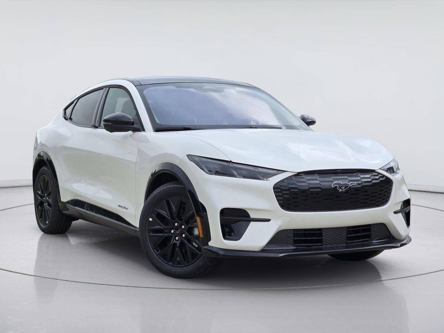 New 2026 Star White Metallic Tri-coat Ford Premium image 1