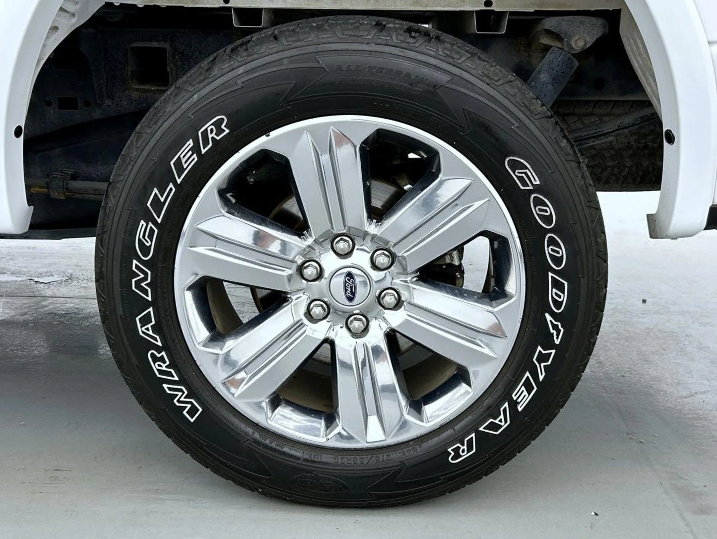 Used 2020 White Ford Lariat image 22