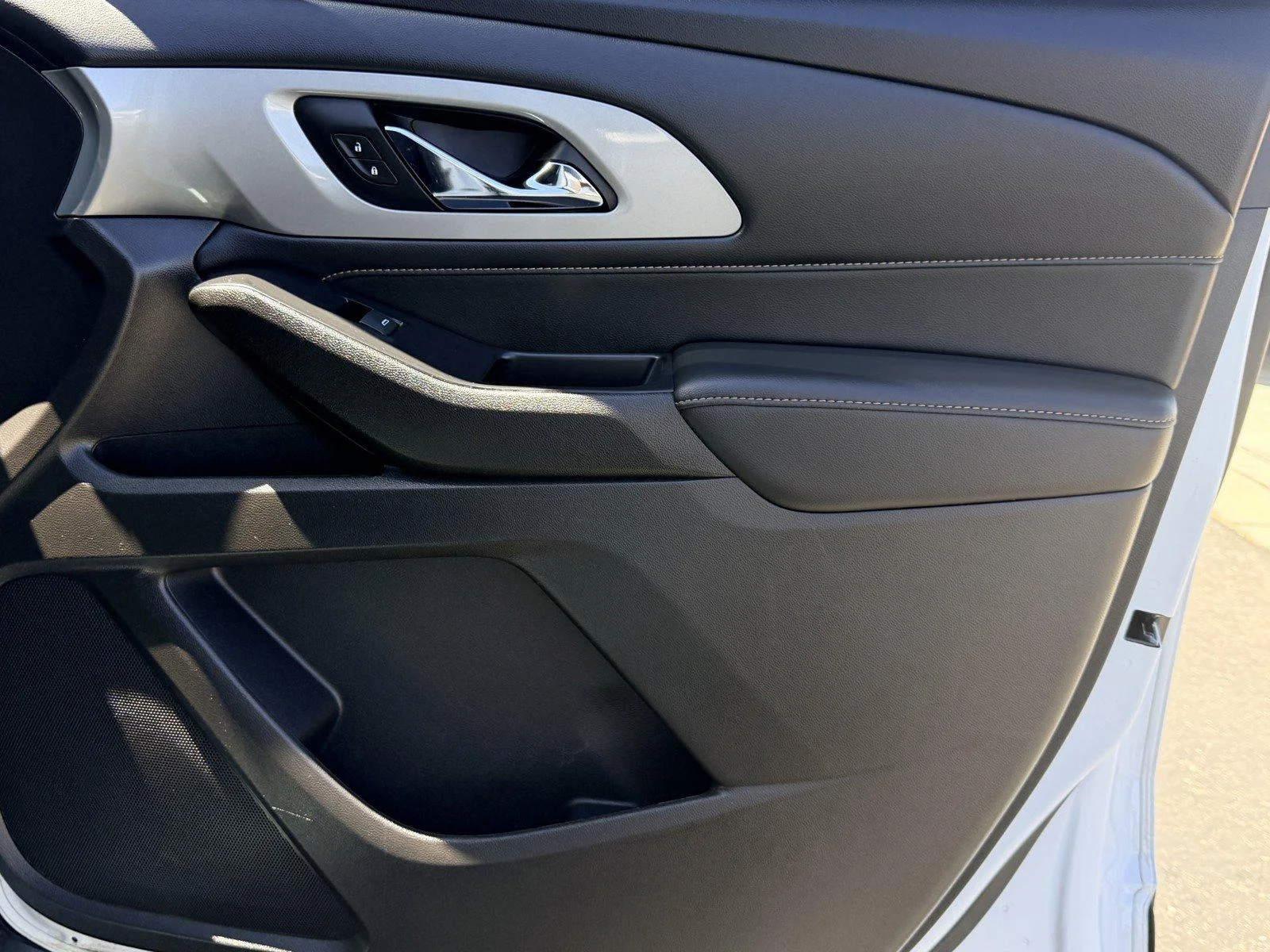Used 2021 SUMMIT WHITE Chevrolet LT Cloth image 9