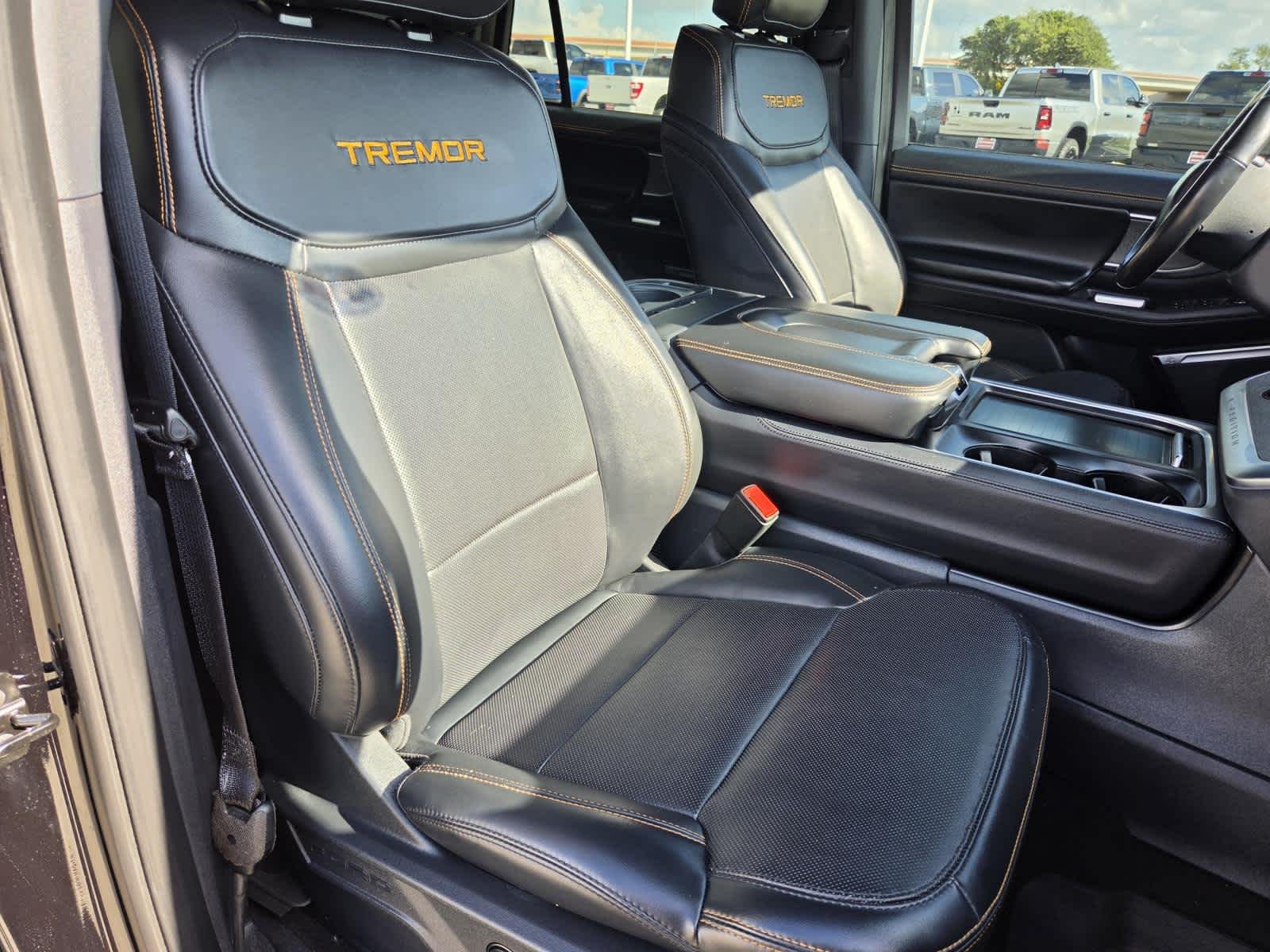 Used 2025 Agate Black Metallic Ford Tremor image 10