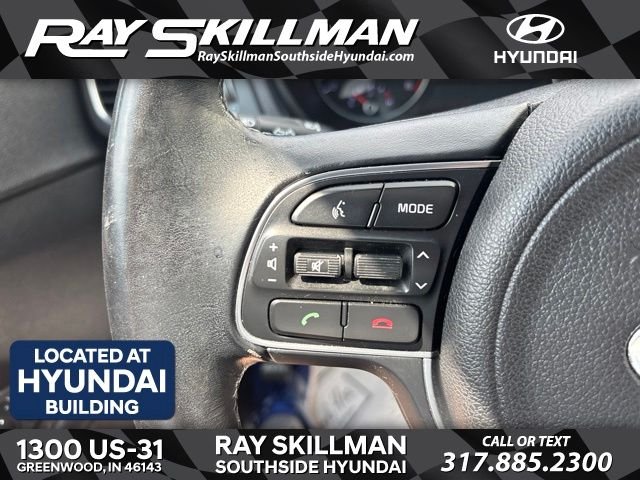 Used 2016 Black Kia EX image 18