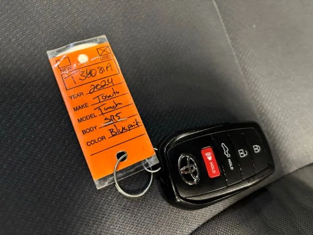 Used 2024  Toyota SR5 image 25