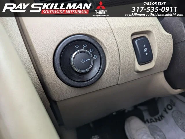 Used 2017 Blue Ford SE image 17