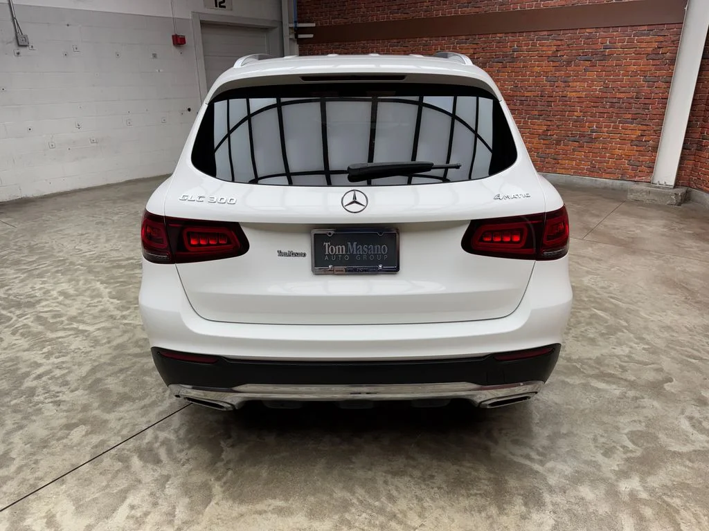 Used 2022 White Mercedes-Benz GLC 300 image 4