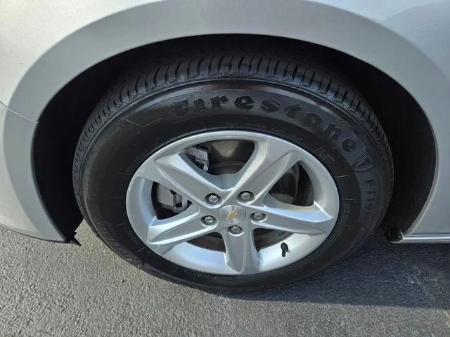 Used 2022 Silver Chevrolet LS image 27