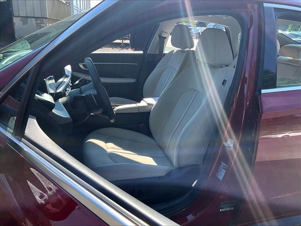Used 2024 Ultimate red Hyundai SEL image 10