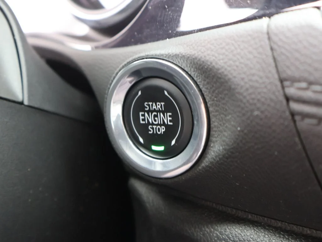 Used 2023 White Buick Essence image 33