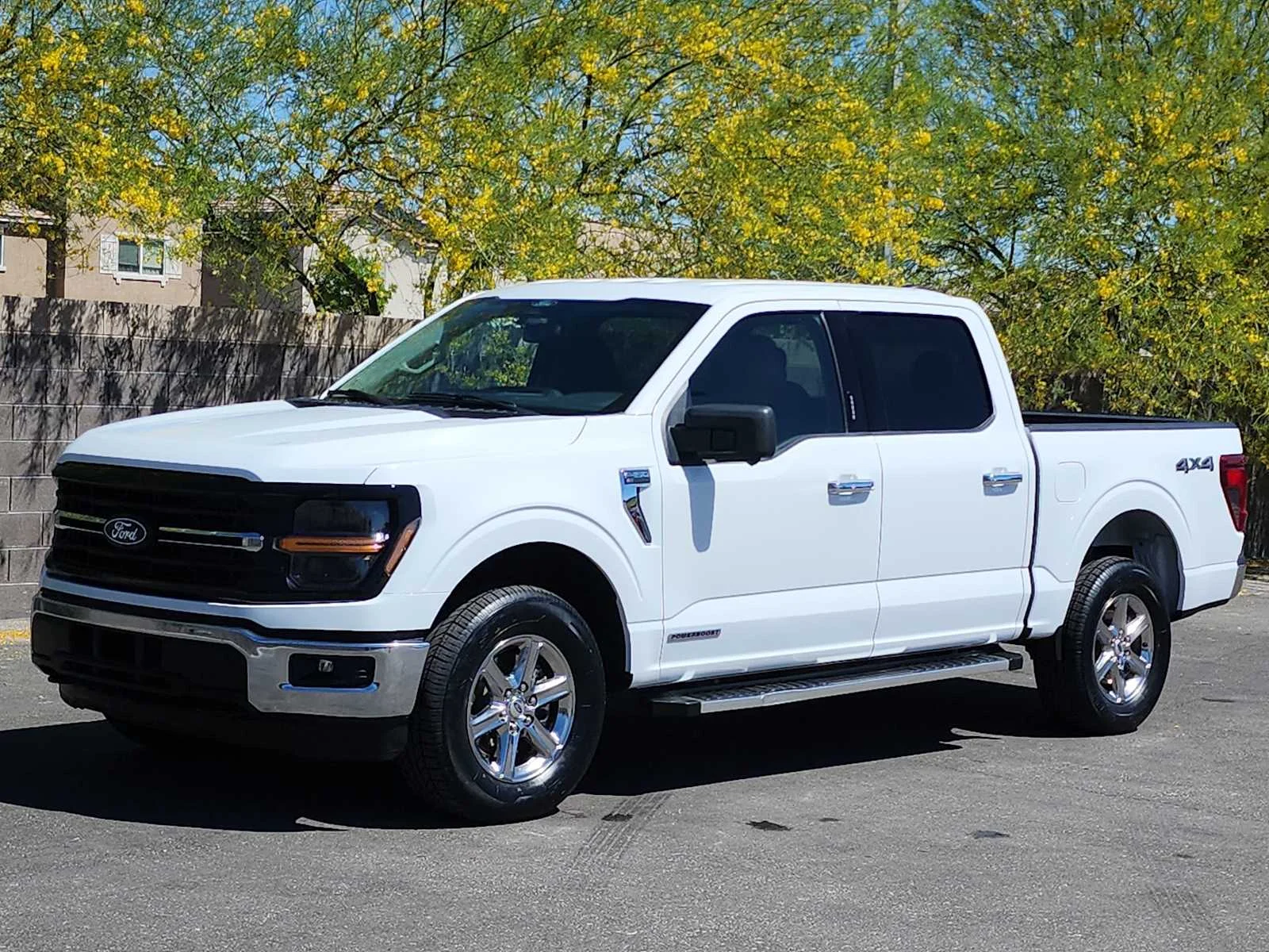 Used 2024 Oxford White Ford XLT image 4