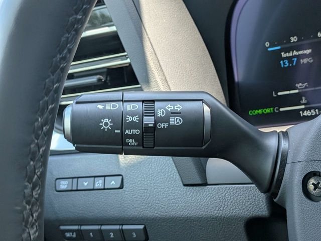 Used 2024 Green Lexus 550 Luxury+ image 34