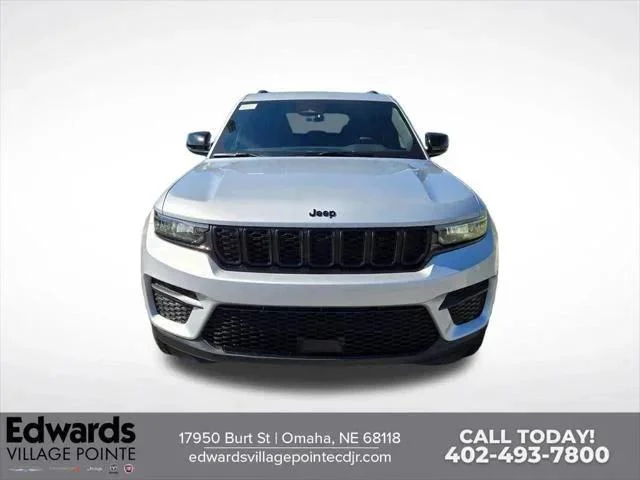 New 2025 Silver Zynith Exterior Paint Jeep Altitude X image 21