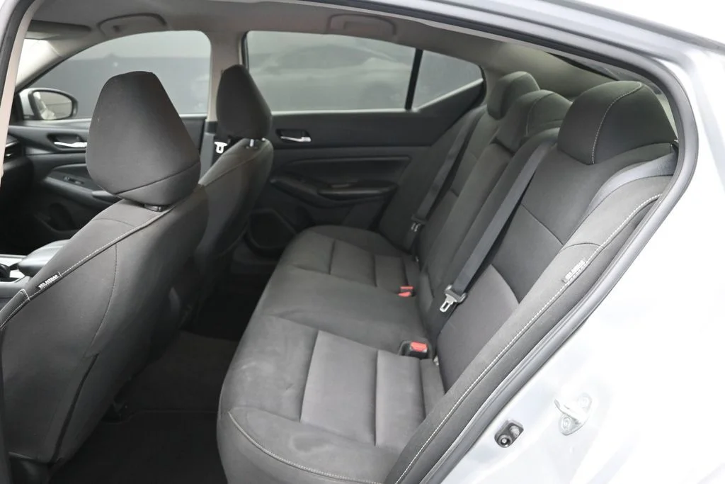 Used 2022 Silver Nissan 2.5 SV image 15