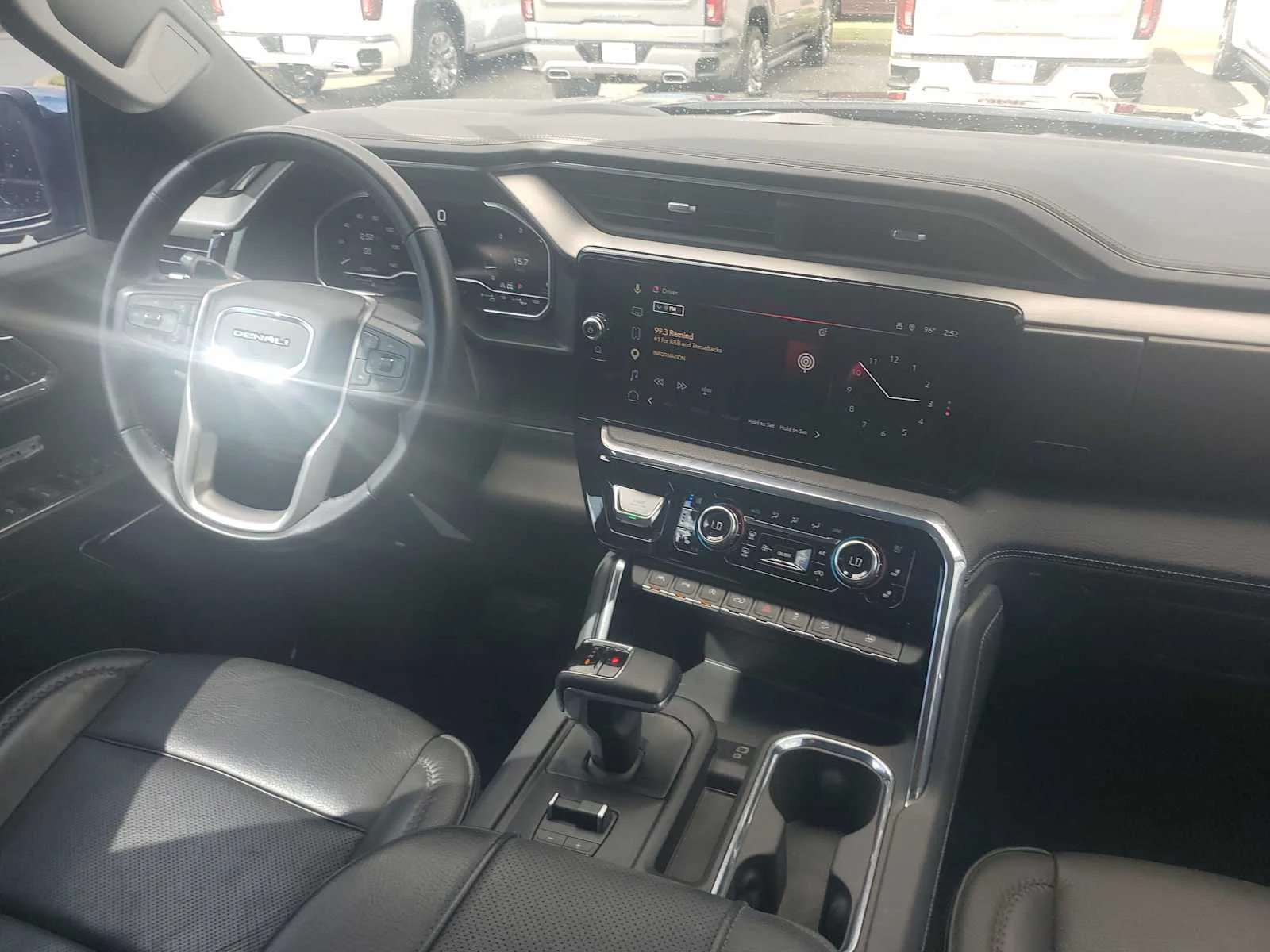 Used 2023 ONYX BLACK GMC Denali image 25
