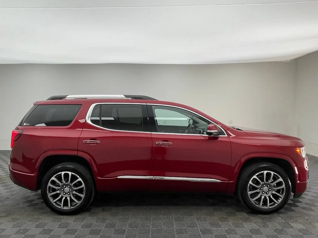 Used 2021 CAYENNE RED TINTCOAT GMC Denali image 9