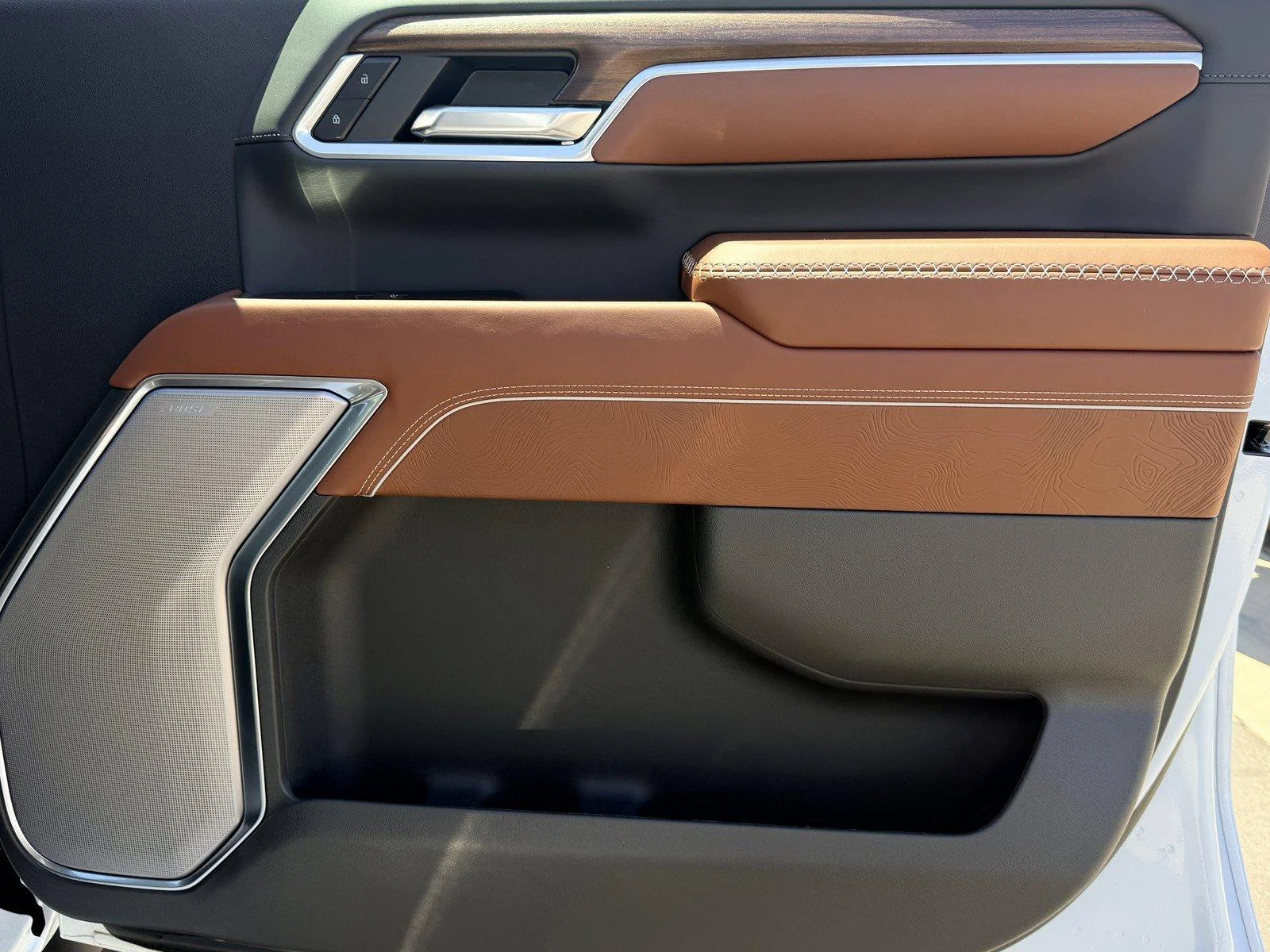 New 2026 Summit White GMC Denali Ultimate image 9