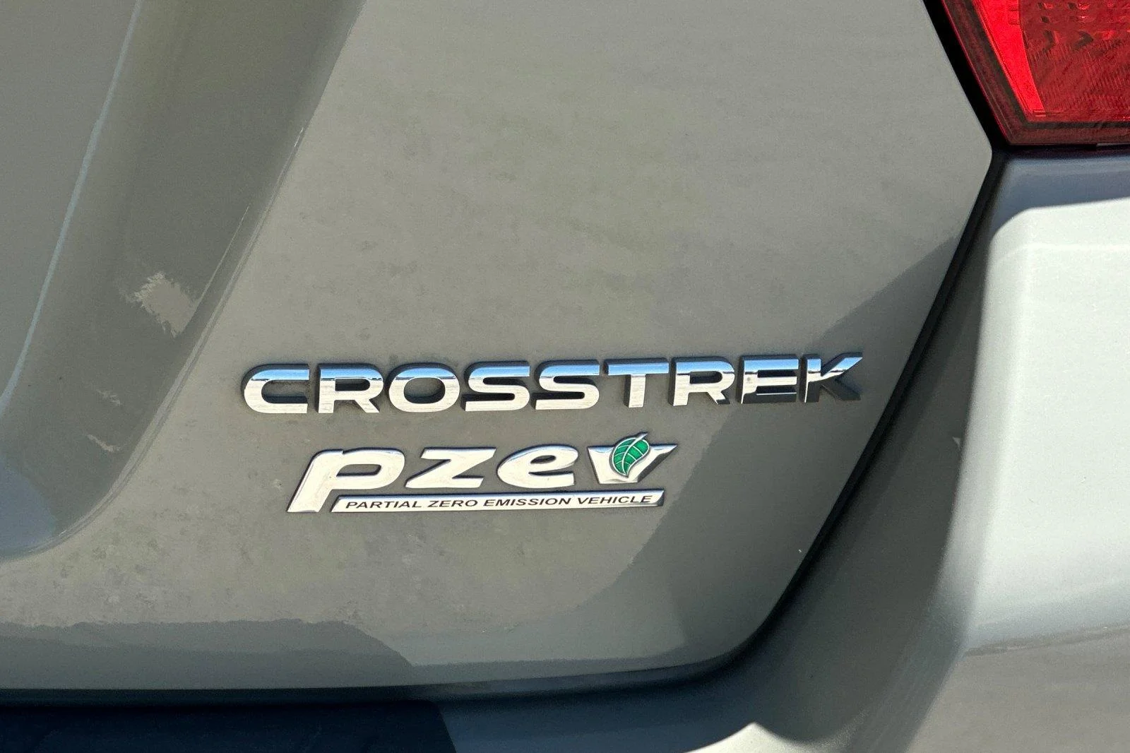 Used 2017 Dark Gray Metallic Subaru Limited image 28