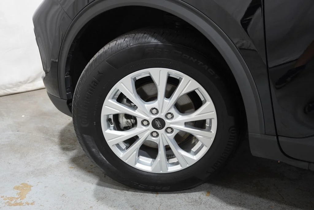 Used 2023 Black Ford Active image 33