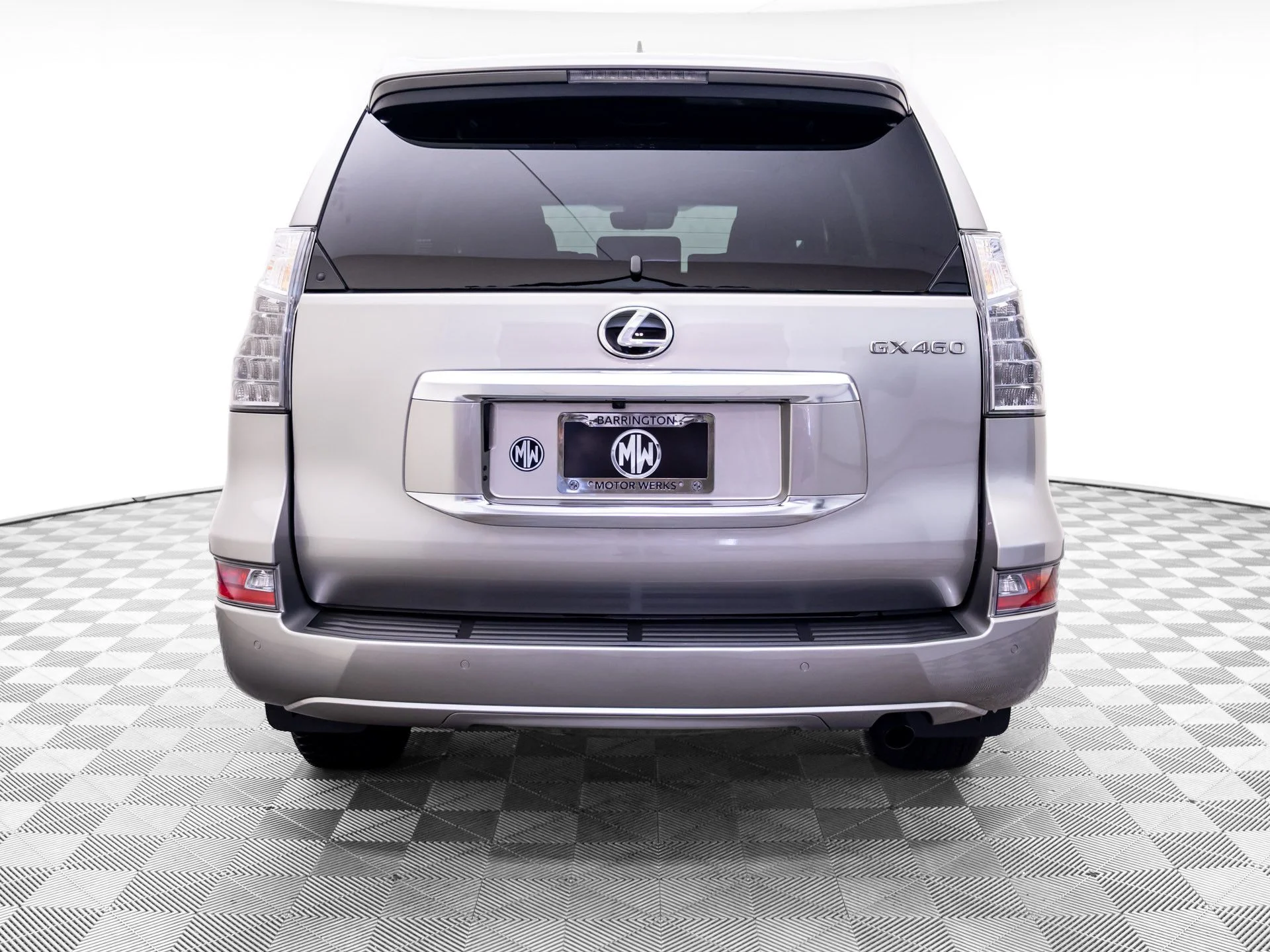 Used 2023 Silver Lexus 460 image 4