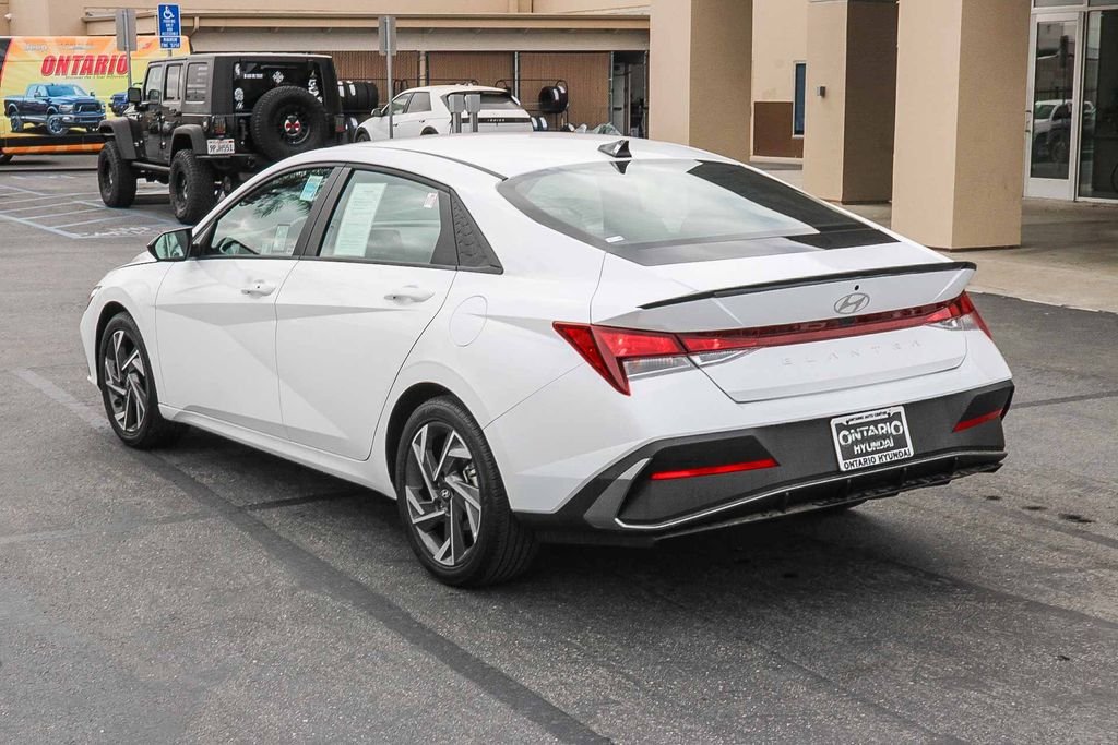 Certified Used 2025 White Hyundai SEL Sport image 9
