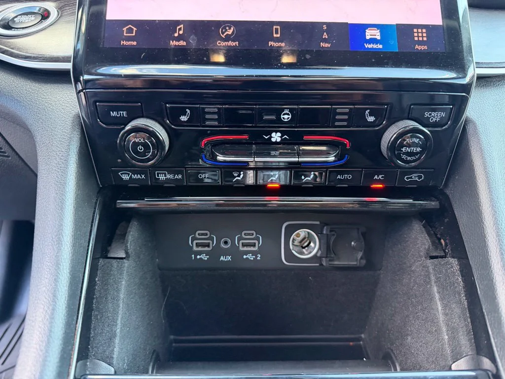 Used 2022 White Jeep Limited image 27