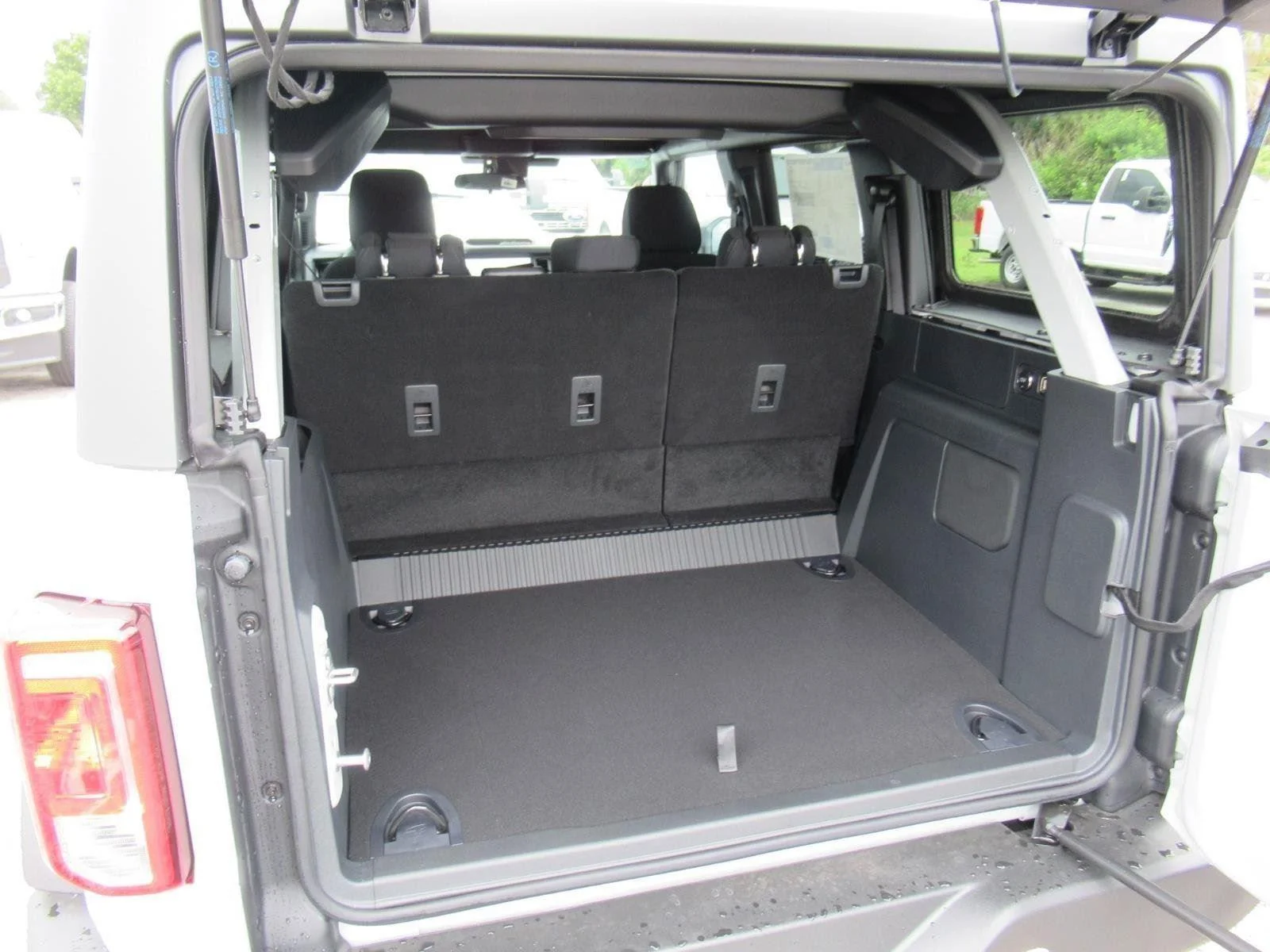 New 2026 Avalanche Gray Ford Big Bend® image 32